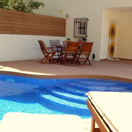 Villa Sleeps 6 Pool Wifi Lloret de Mar
