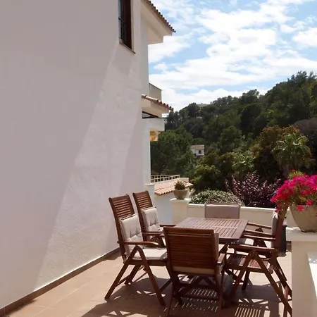Villa Sleeps 6 Pool Wifi