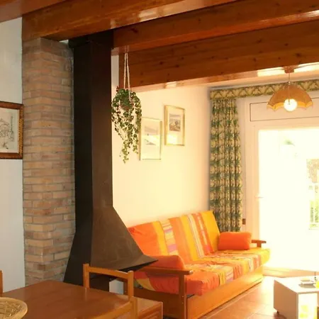 Sleeps 6 Pool Wifi Villa *